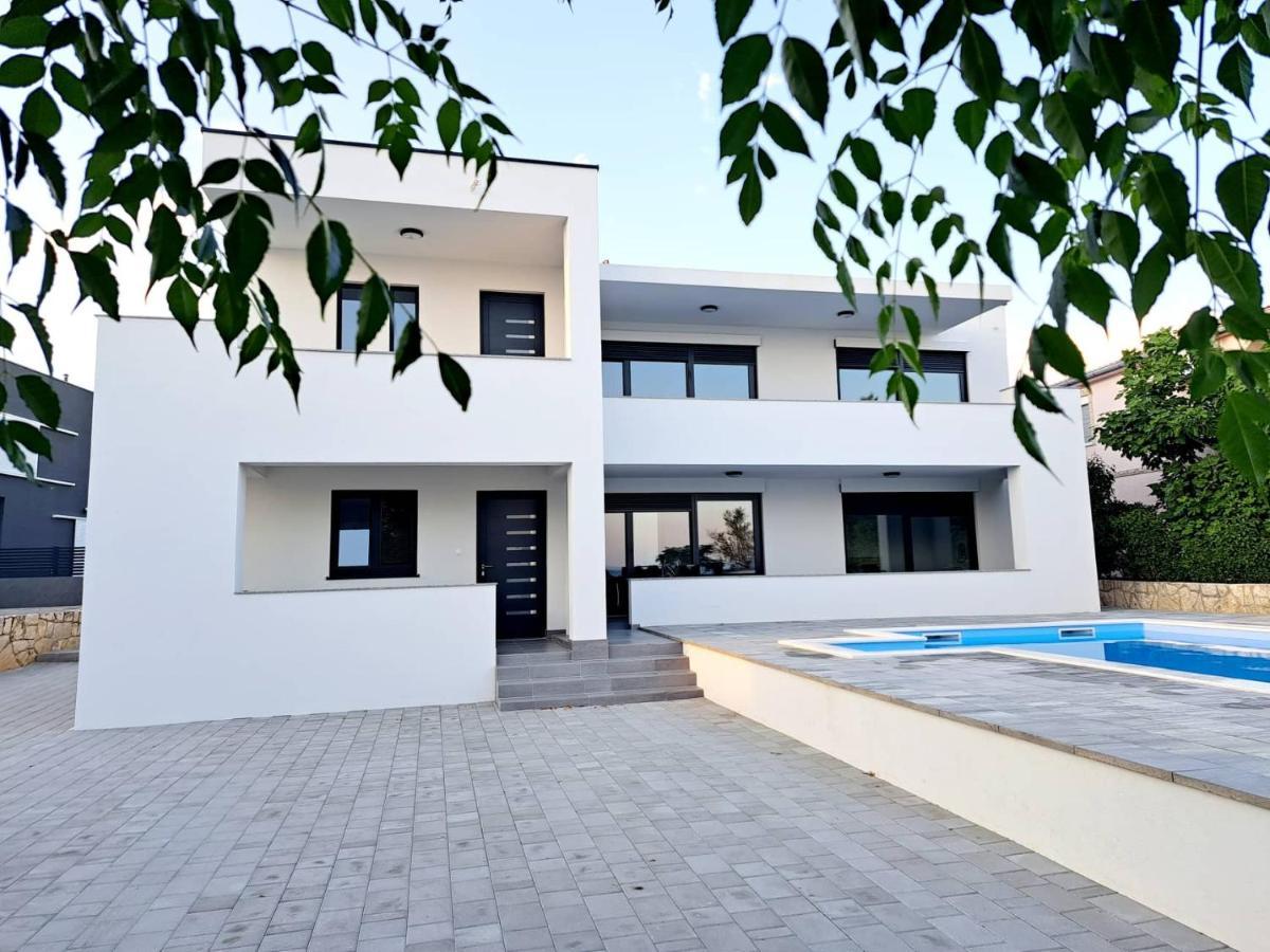 Villa Leptiric Vir Buitenkant foto